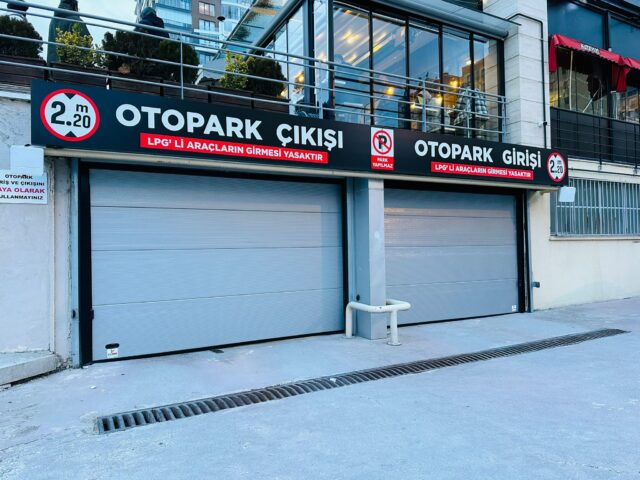 Otopark Kapısı